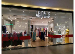 Lady's dress room